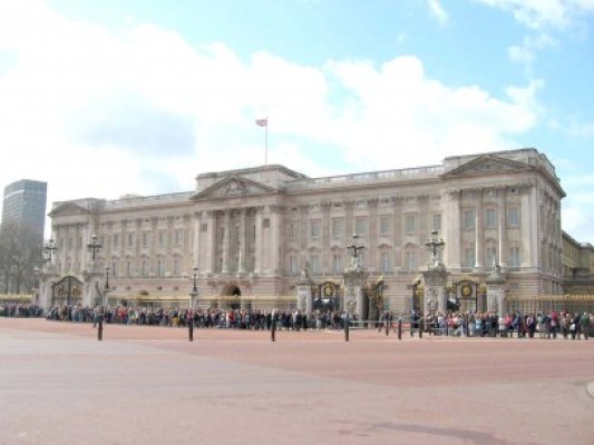 Câştigătorul Olimpiadei de limba engleză merge la Palatul Buckingham